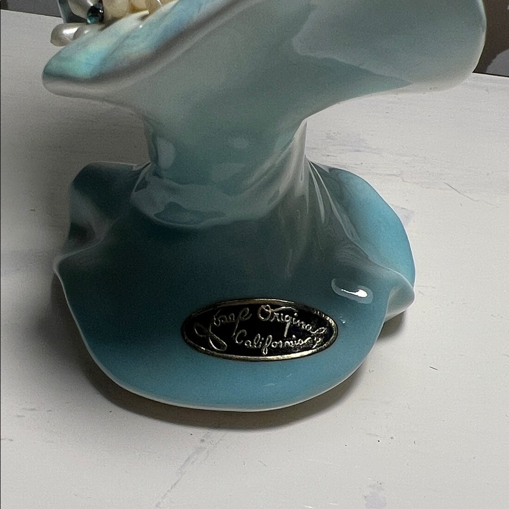 Vintage Porcelain Figurine, Fancy Lady w/ Earrings, Joseph Original, Japan, 5.5” - Picture 3 of 7